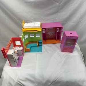 2002 Dollhouse Playset Kitchen Bedroom Closet Set – Barbie Scale Compatible